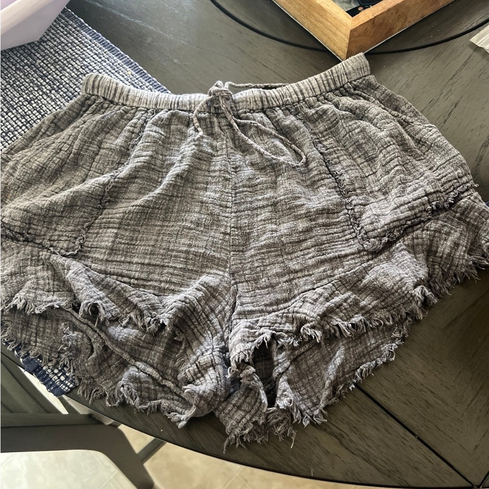 Free People High Waisted ruffle shorts size large- Gray